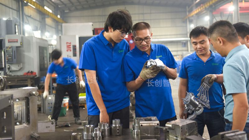 压铸模具与注塑模具：铝合金成形之选**