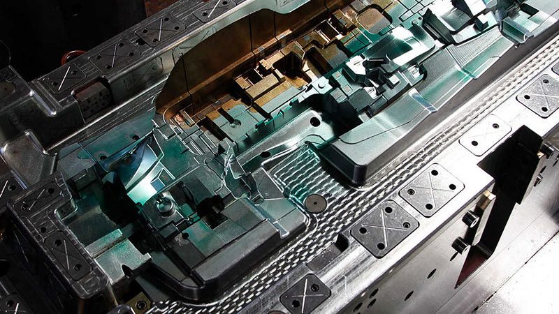 五金模具热处理：盐浴炉工艺解析与优势**