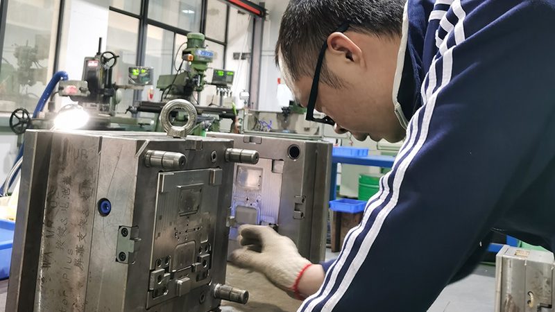 家电外壳压铸模具：标准规范与关键要点解析