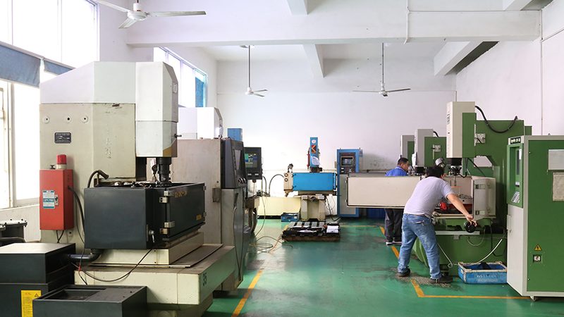 吹塑模具，如何从厂家直销中找到性价比之选？**